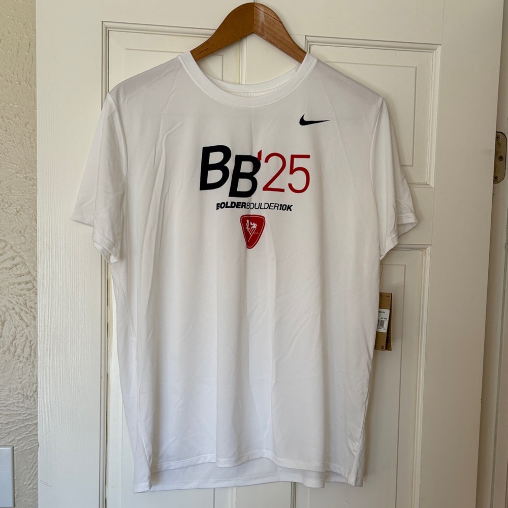 Nike BOLDERBoulder dri-fit tee men’s XL